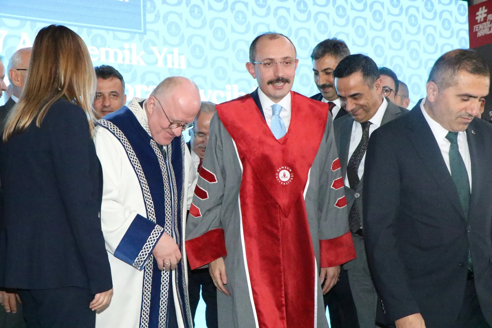 Samsun'da kürsüye çıkan Mehmet Muş'tan çarpıcı tespit: Dünya devasa bir borç sarmalının içinde