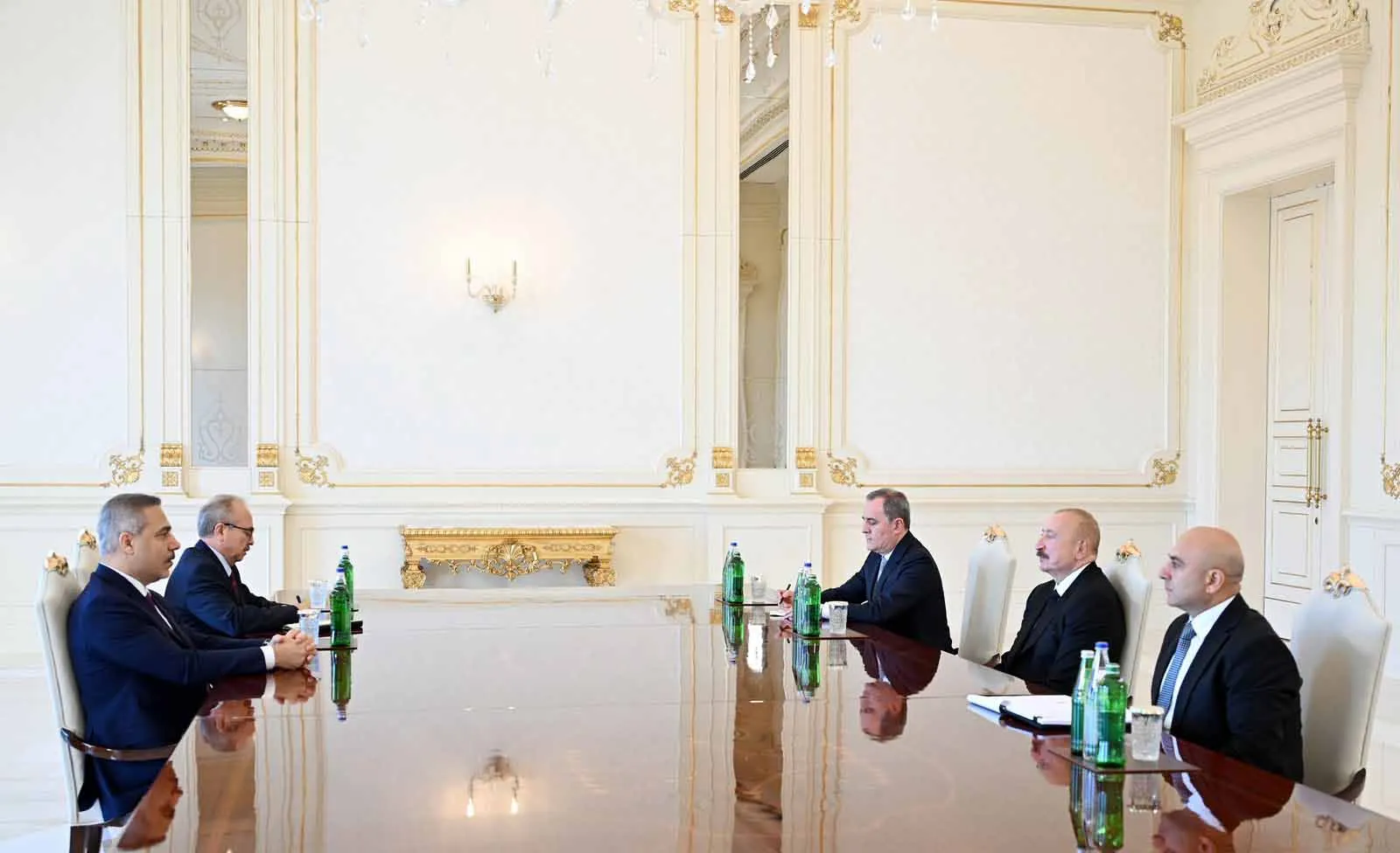 Bakü'de kritik temas: Aliyev ve Fidan bir araya geldi