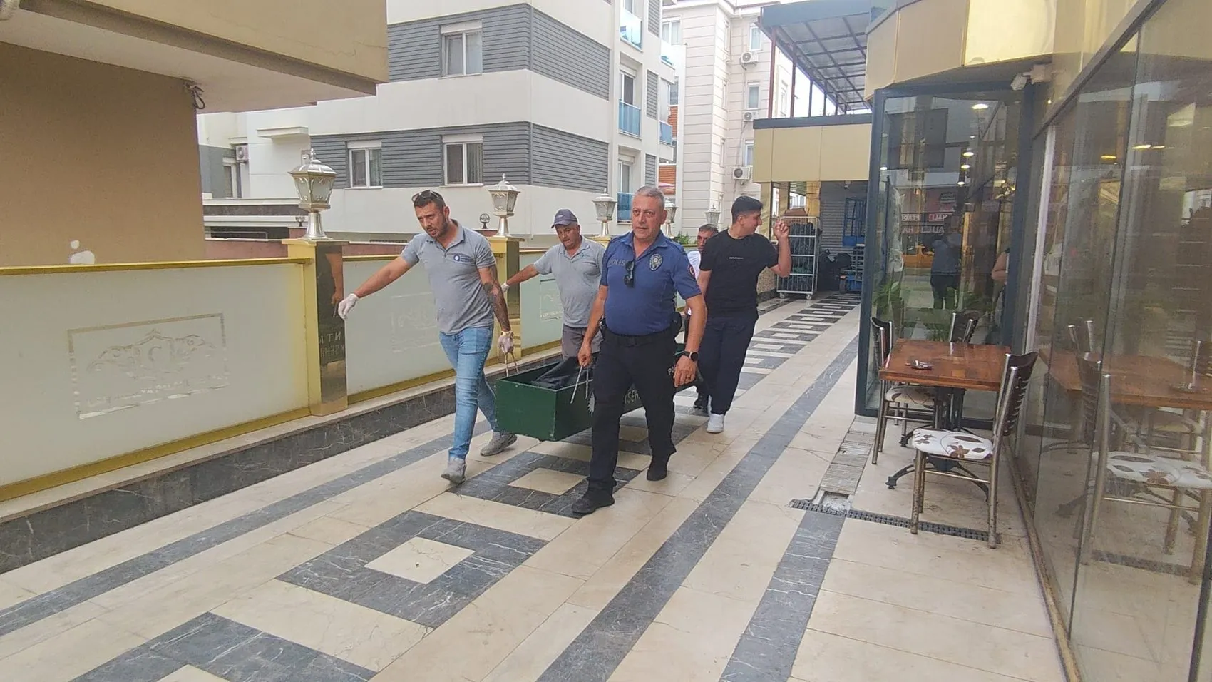 Antalya'da tatil kabusa döndü: Otel koridorunda cansız beden