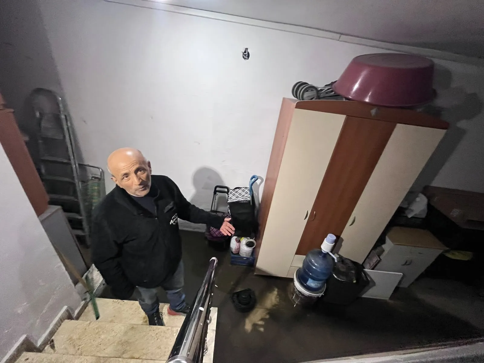 Keçiören'de Kabus Bitmiyor: Altyapı Çalışması Sonrası Rögar Taştı, Evleri Su Bastı