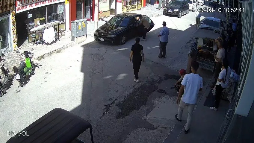 Ereğli'de korku dolu anlar: Buzdolabından yayılan alevler sokağı savaş alanına çevirdi