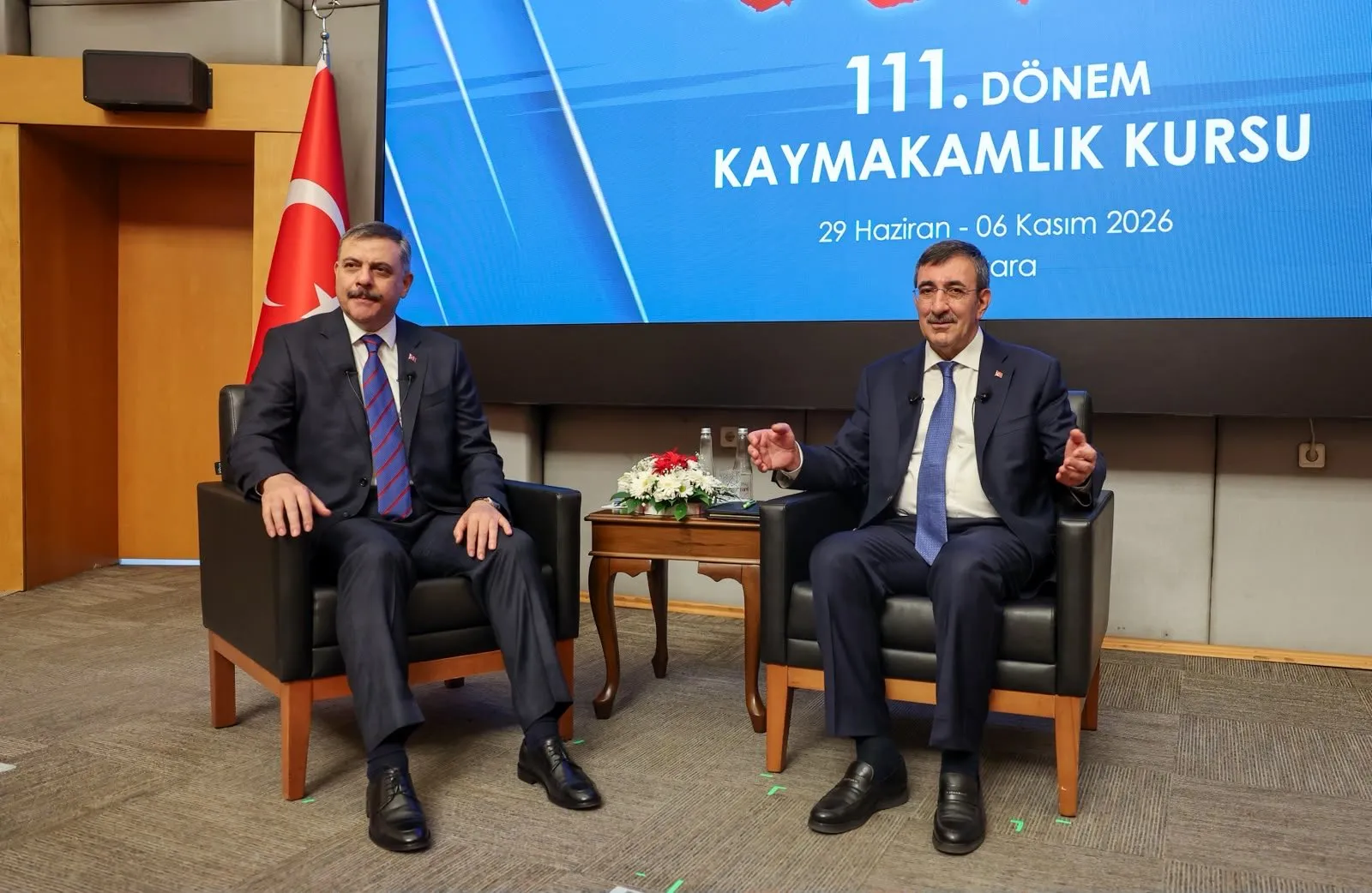 Devletin şefkat elini taşıyacak yeni nesil yöneticilere kritik mesaj