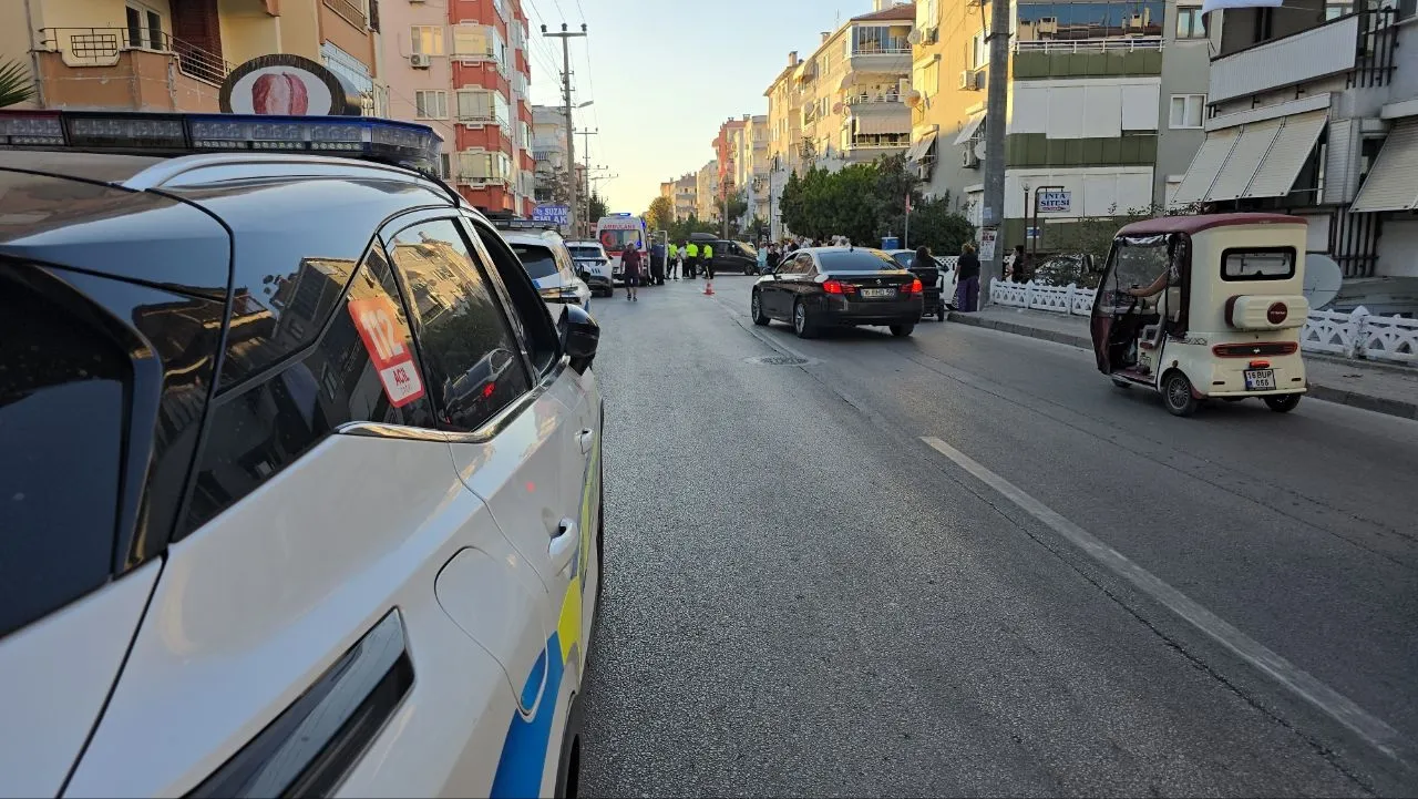 Mudanya'da akşam trafiğinde motosiklet dehşeti: İki kişi hastanelik oldu