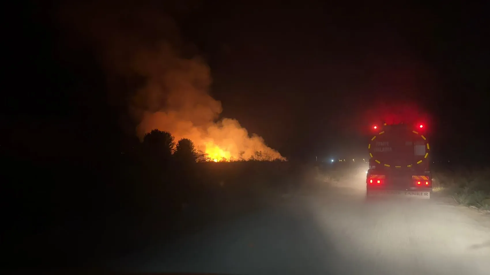 İznik'in gece sessizliğini alevler bozdu: Göçebe Oyun Alanı'nda korku dolu anlar