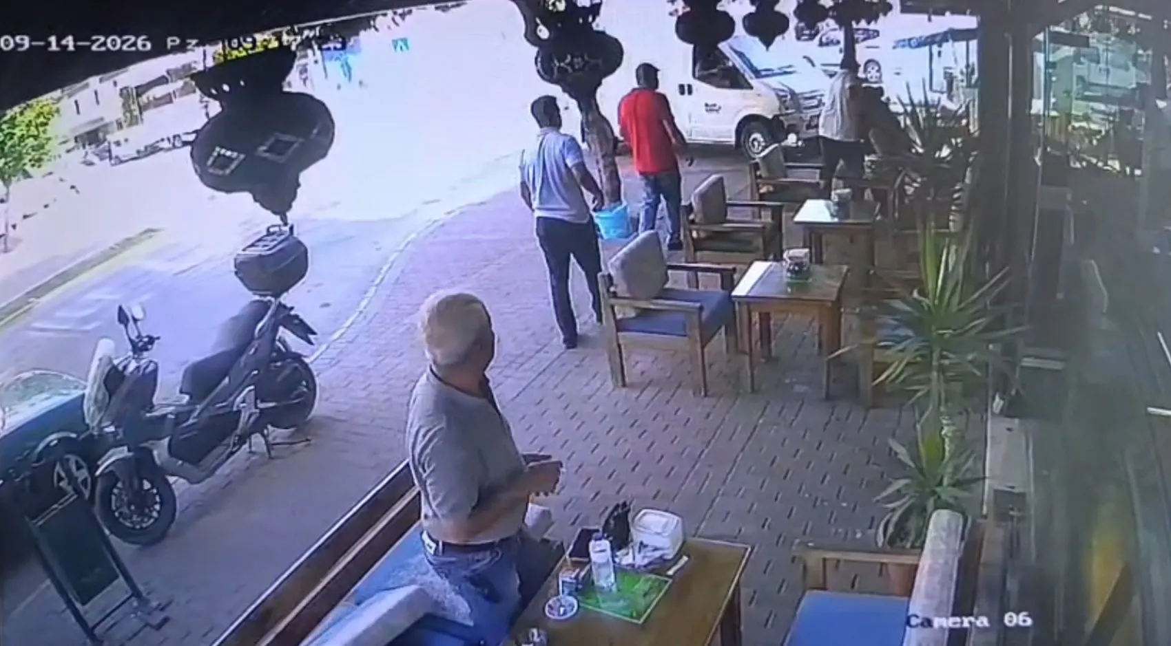Manavgat'ta dehşet anları: Kahvaltı keyfi saniyelerle kabusa döndü