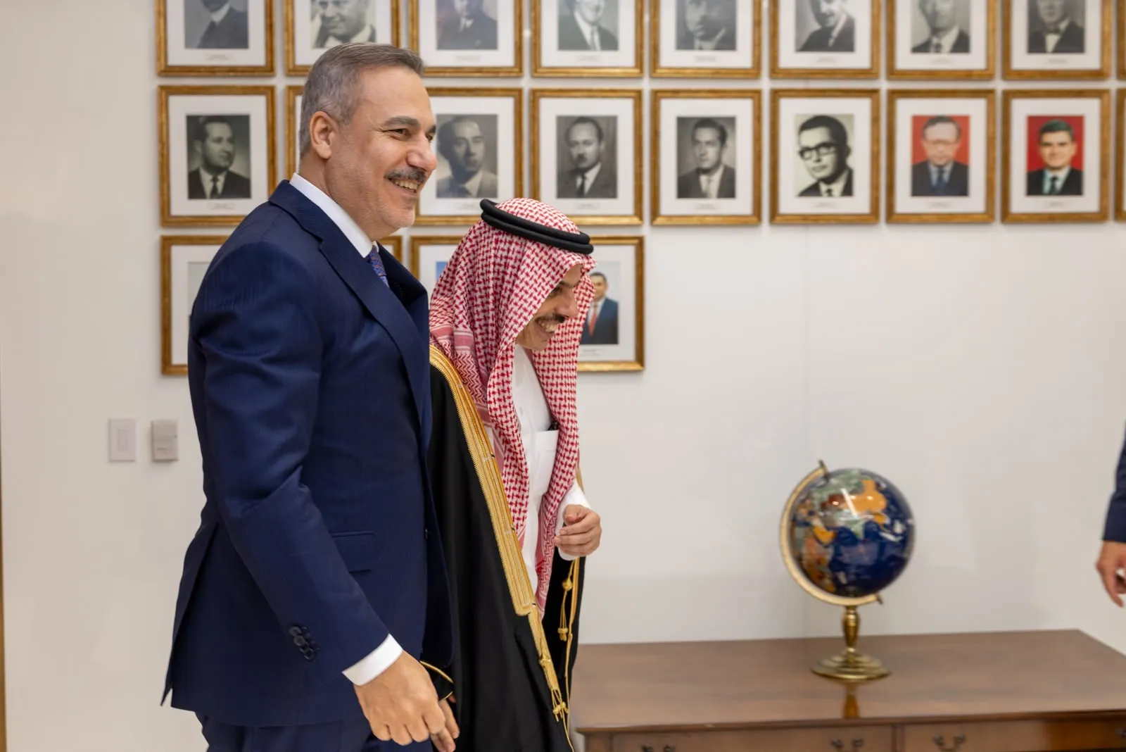 Diplomaside kritik zirve: Hakan Fidan üçlü görüşmeye ev sahipliği yaptı