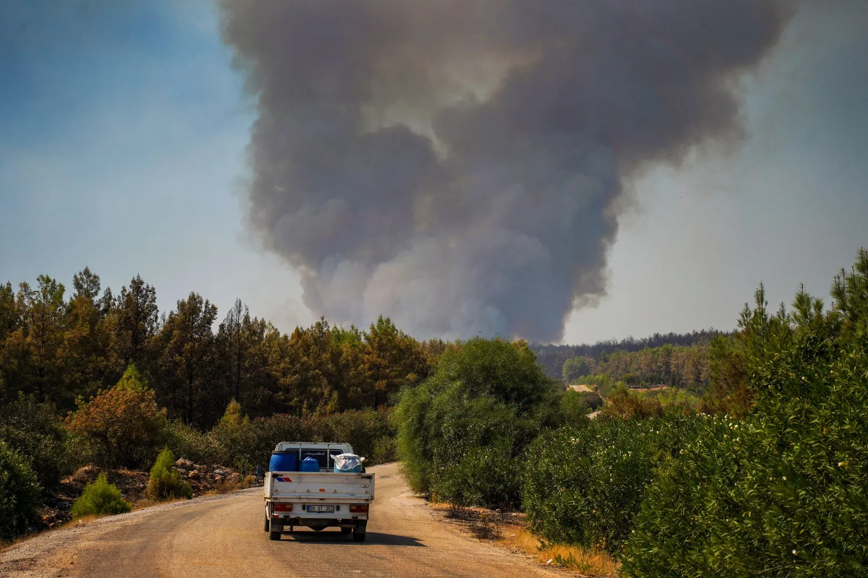 Antalya Aksu'da 72 Saatlik Kabus: Kontrol Altına Alınan Yangın Yeniden Alevlendi
