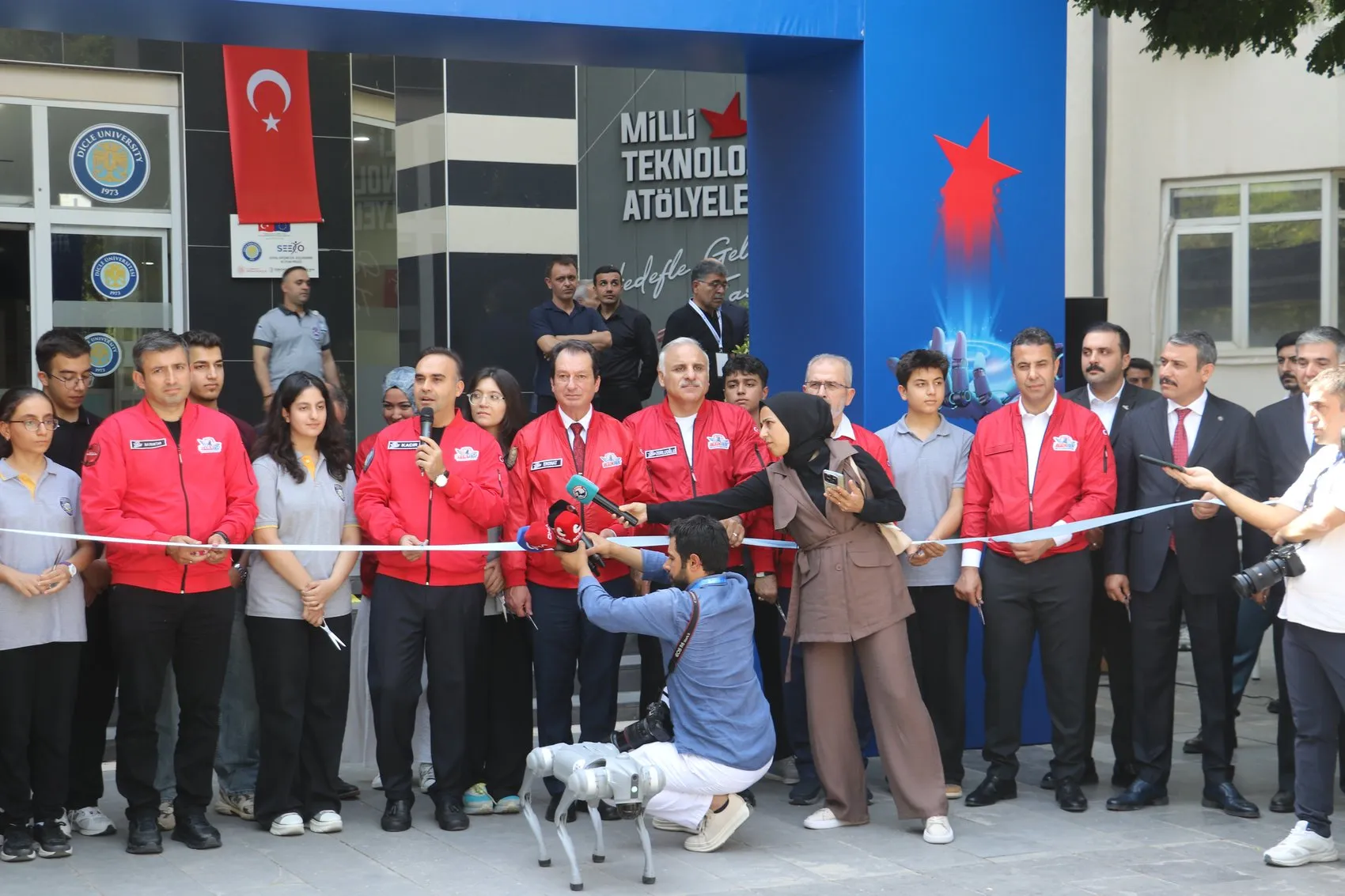 Selçuk Bayraktar'dan gençlere itiraf: O yıllara dönsem bu atölyelerde yatıp kalkardım