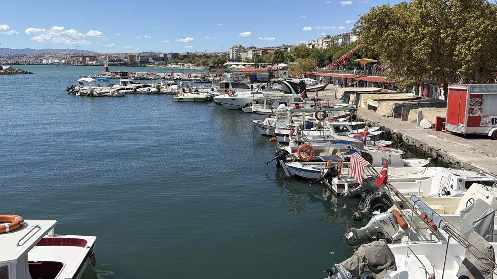 Marmara'da poyraz bereketi vurdu: Balıkçılar ağlarını onarıyor, gözler perşembe gününde