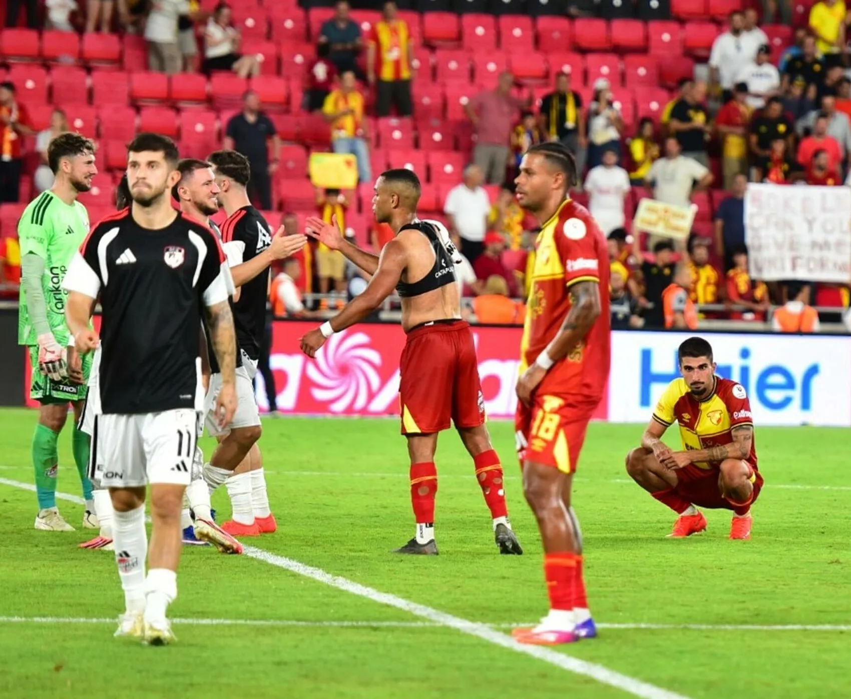 İzmir futbolunda kara tablo: 103 yıllık dev ligden çekildi, Süper Lig temsilcisi dibe vurdu
