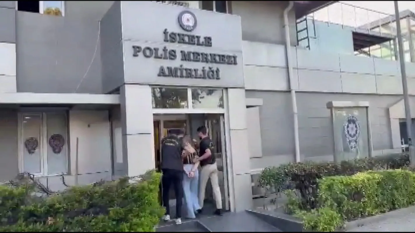 Sekiz yıllık firar kadın kılığında son buldu: Kız kardeşinin kimliğiyle izini kaybettirmiş