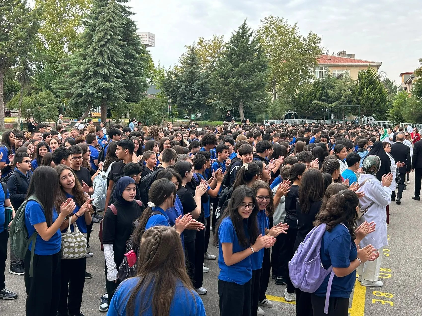 Başkentte ders zili çaldı: Milyonlarca öğrenci için maraton başladı