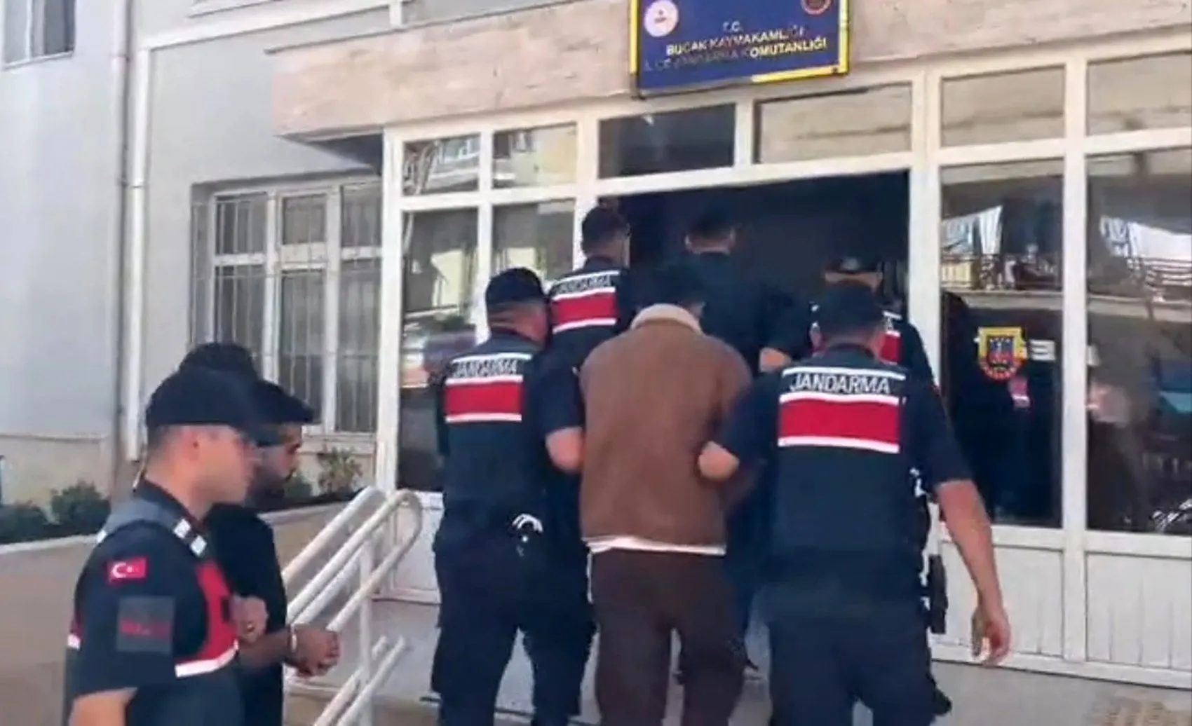 Burdur merkezli devasa bahis ağı çökertildi: Milyonluk vurguna 9 tutuklama