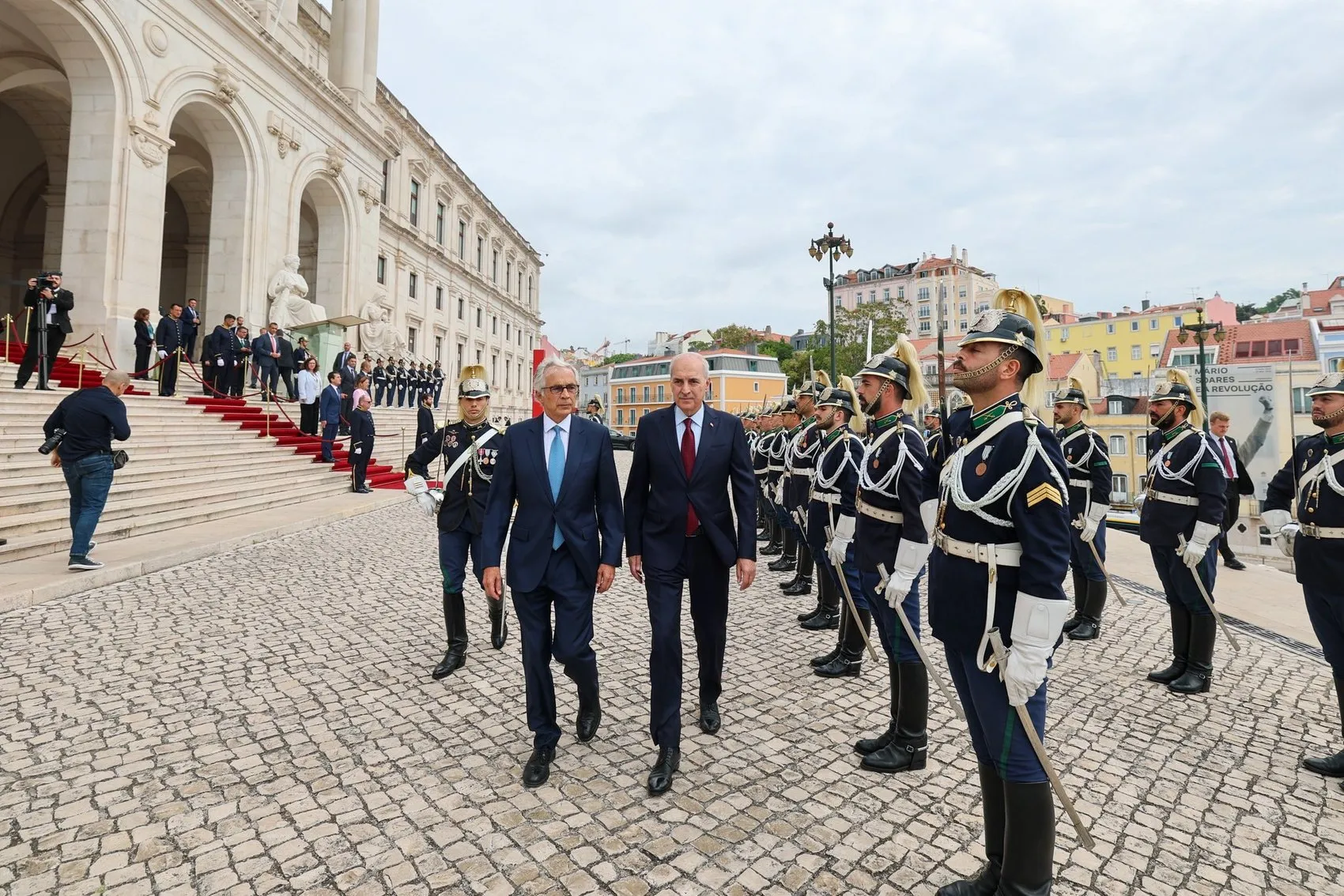 Lizbon'da Diplomatik Mesai: Numan Kurtulmuş Portekiz'de Resmi Törenle Karşılandı