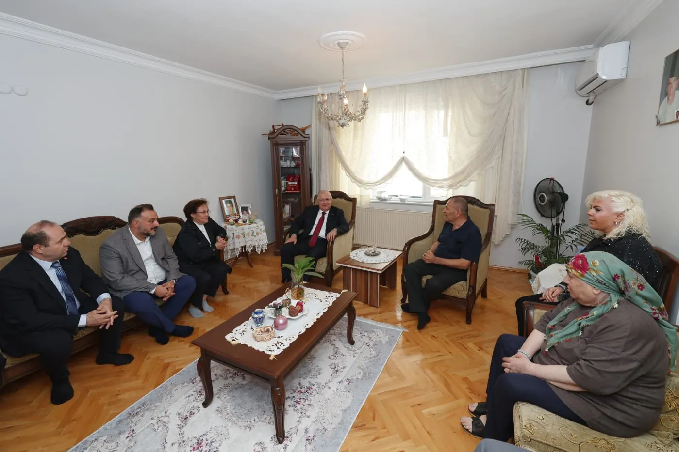 Bakan Güler'den vefalı ziyaret: Şehit ailesinin kapısını çaldı