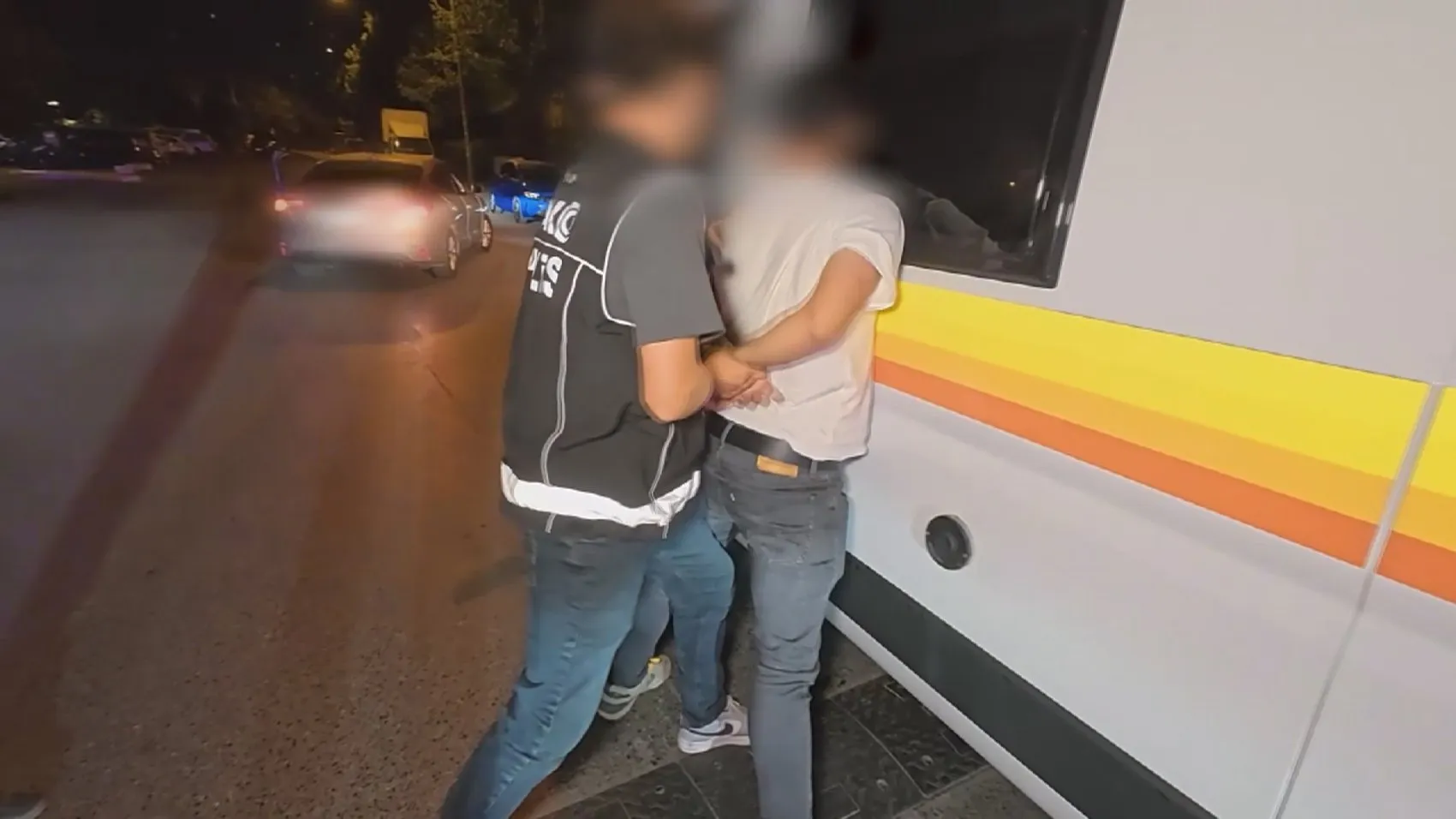 Esenyurt'ta Narkotik Baskını: Tonlarca Değil Ama Yüklü Miktarda Zehir Yakalandı