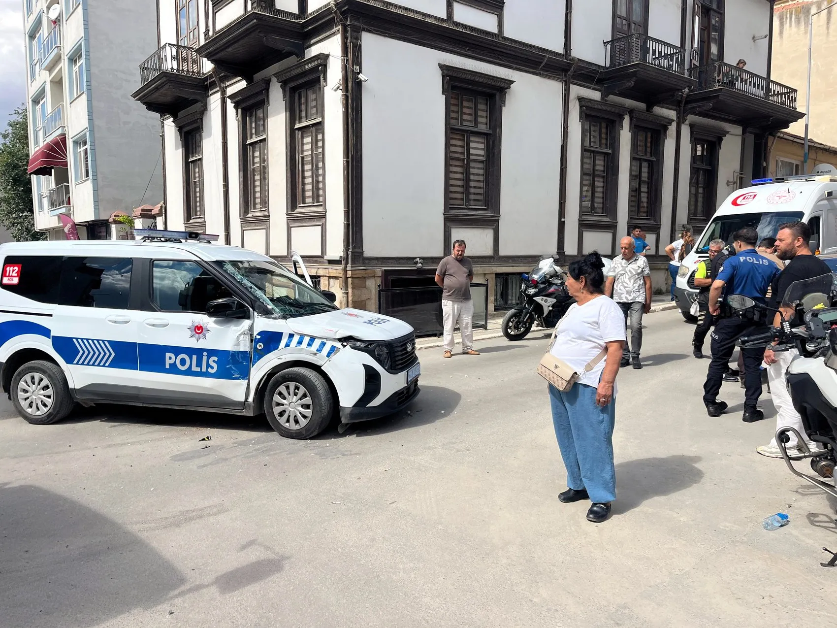Edirne'de korkutan çarpışma: Güvenlik kamerası o anları saniye saniye kaydetti