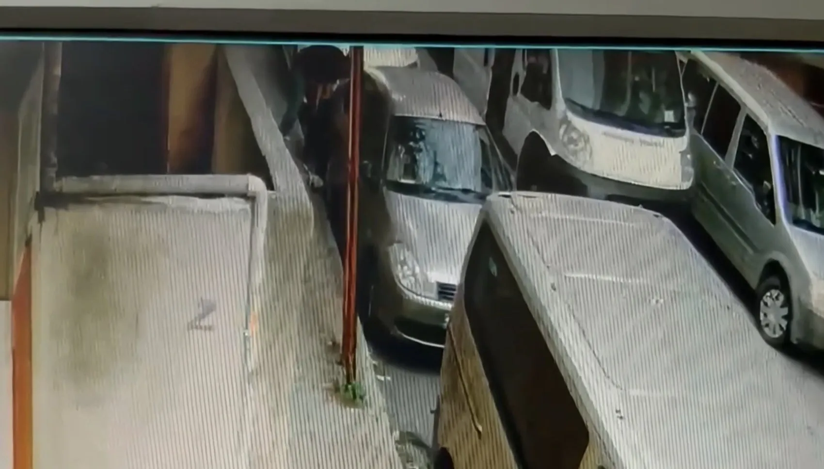 Kağıthane'de dehşet anları: Yol vermediği iddiasıyla 75 yaşındaki adama yumruklu saldırı