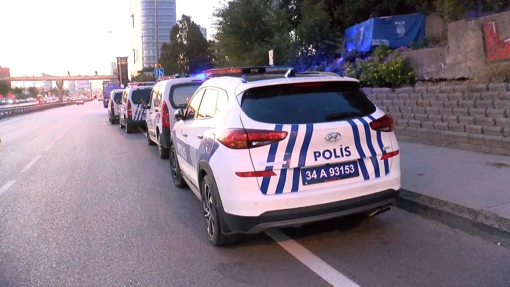 Kartal'da yol kenarındaki otluk alanda cansız beden bulundu