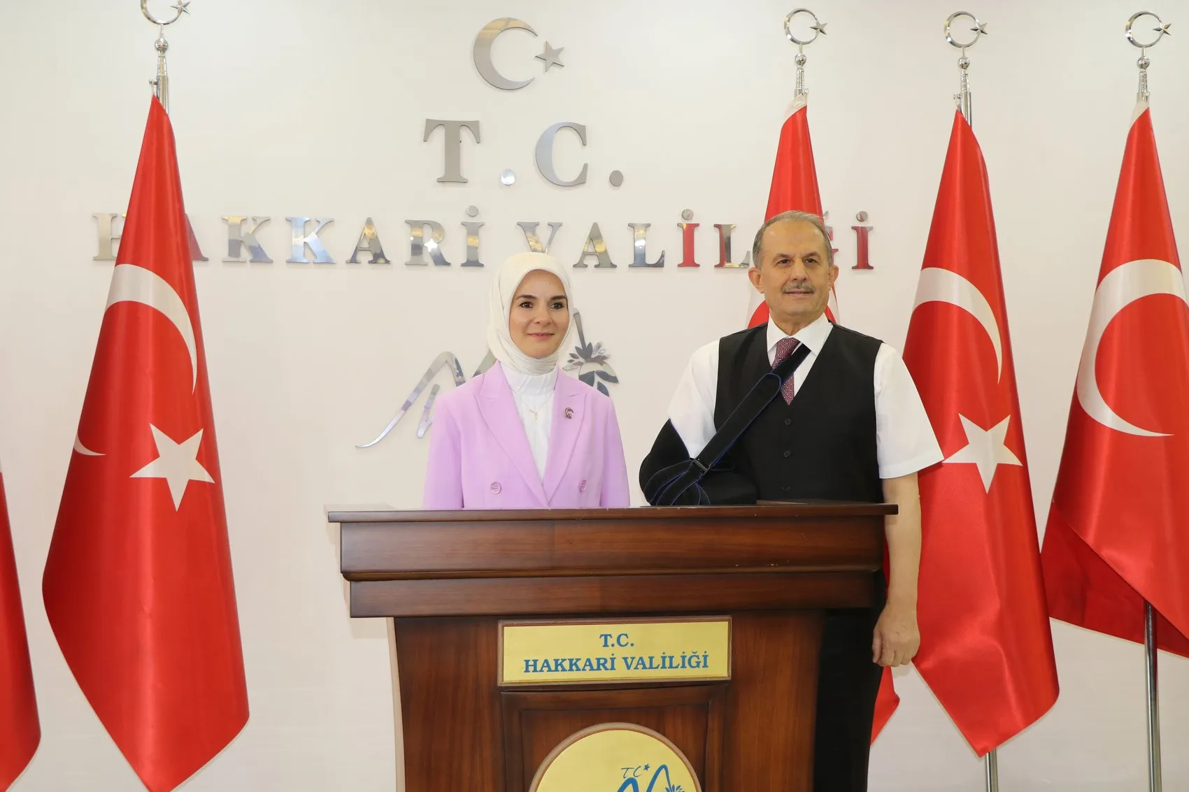 Bakan Göktaş'tan Hakkari'de tarihi çağrı: Terörsüz Türkiye'nin anahtarı kadınların elinde