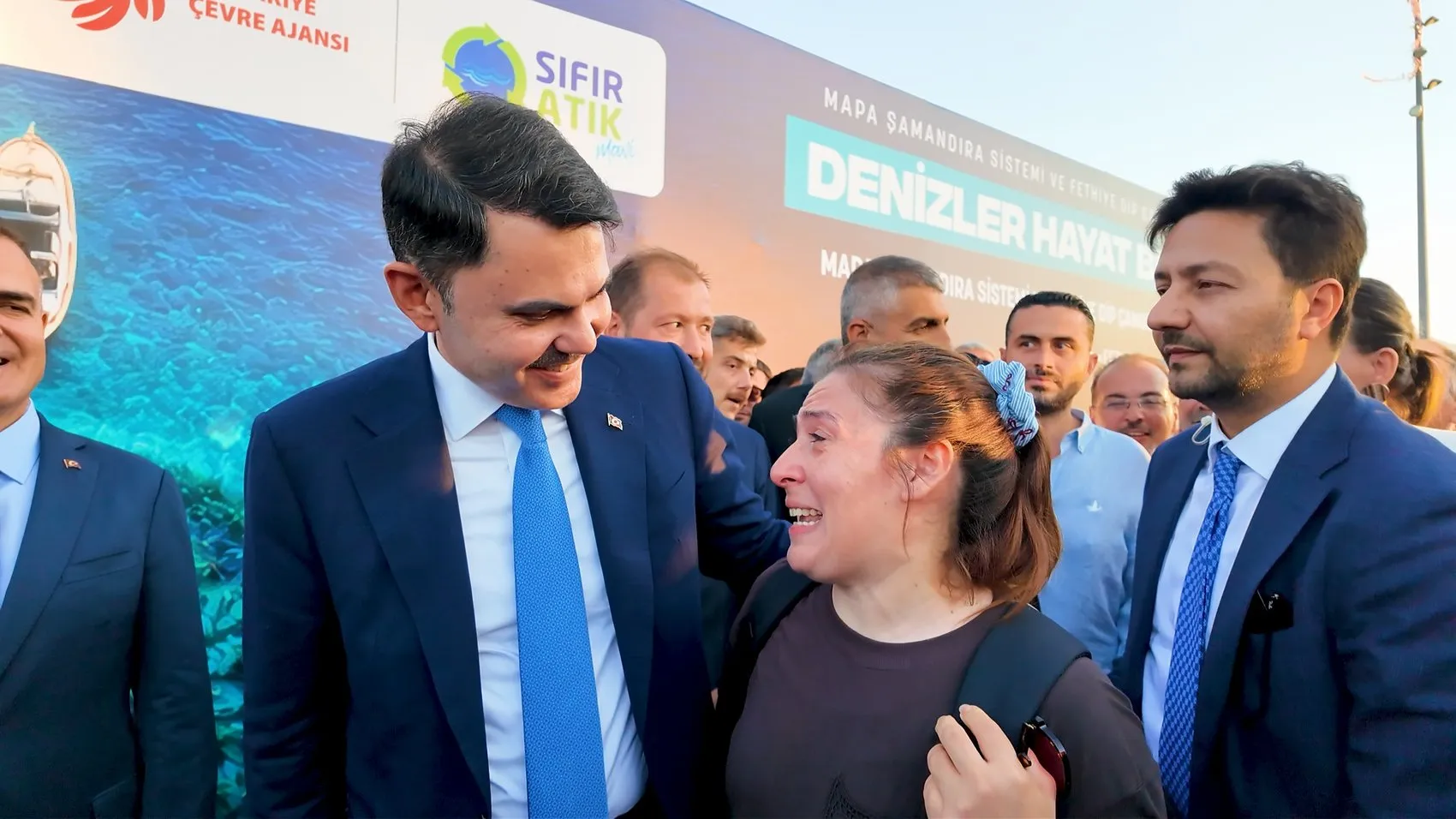 Muğla'da beklenmedik karşılaşma: Bakan Kurum'a depremzededen duygusal teşekkür