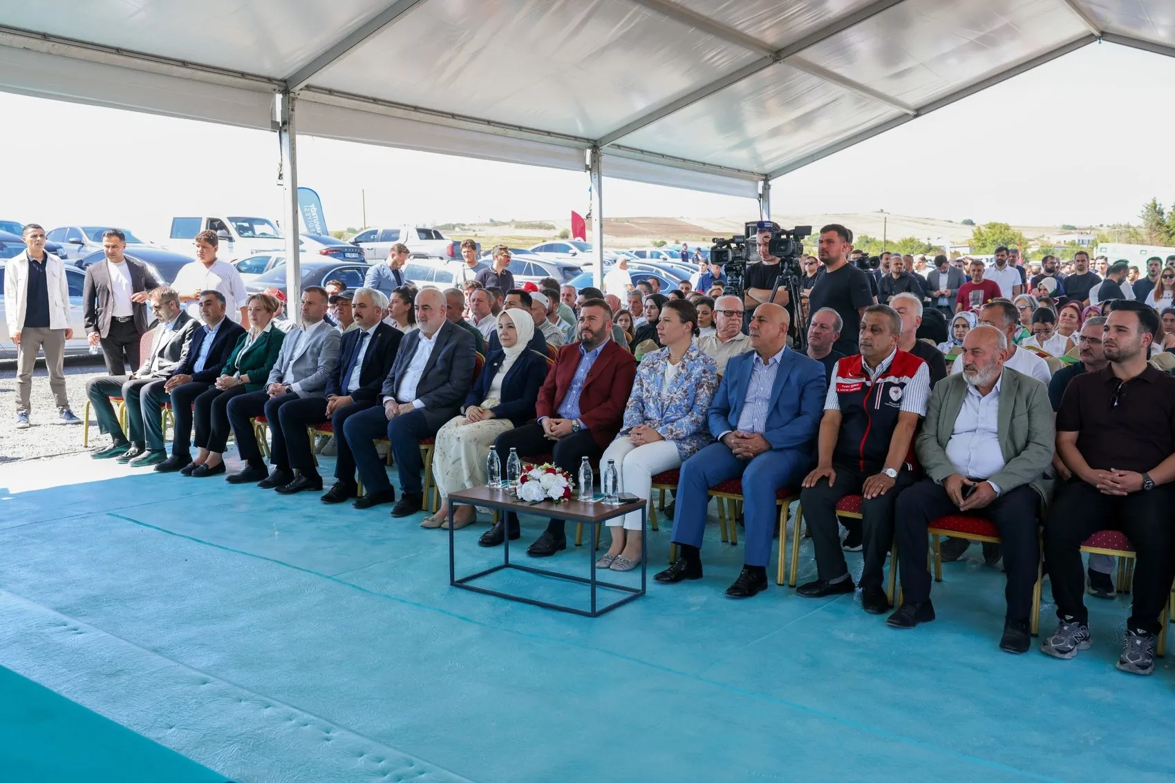 Şehrin gürültüsünden kaçıp toprağa dokunmak isteyenlere: Arnavutköy'de dalından hasat dönemi başladı