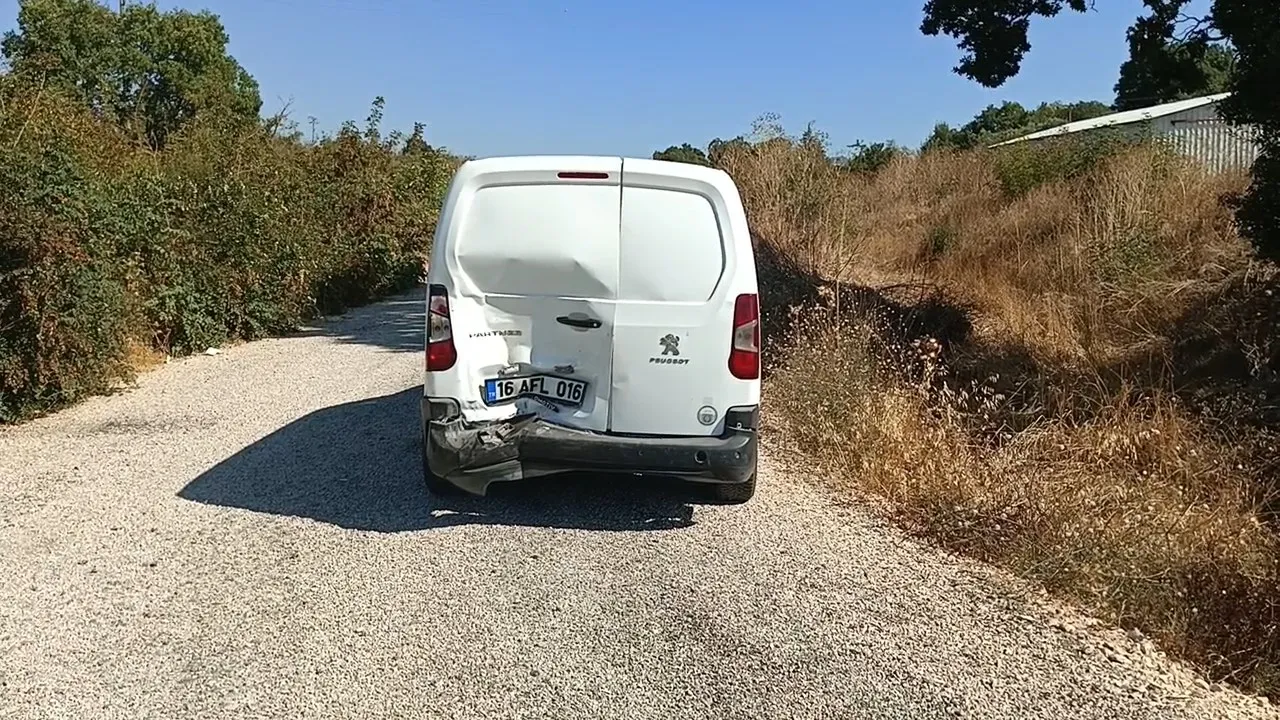 Bursa'da sabah trafiğinde kabus: Yola dökülen mazot 9 aracı birbirine kattı