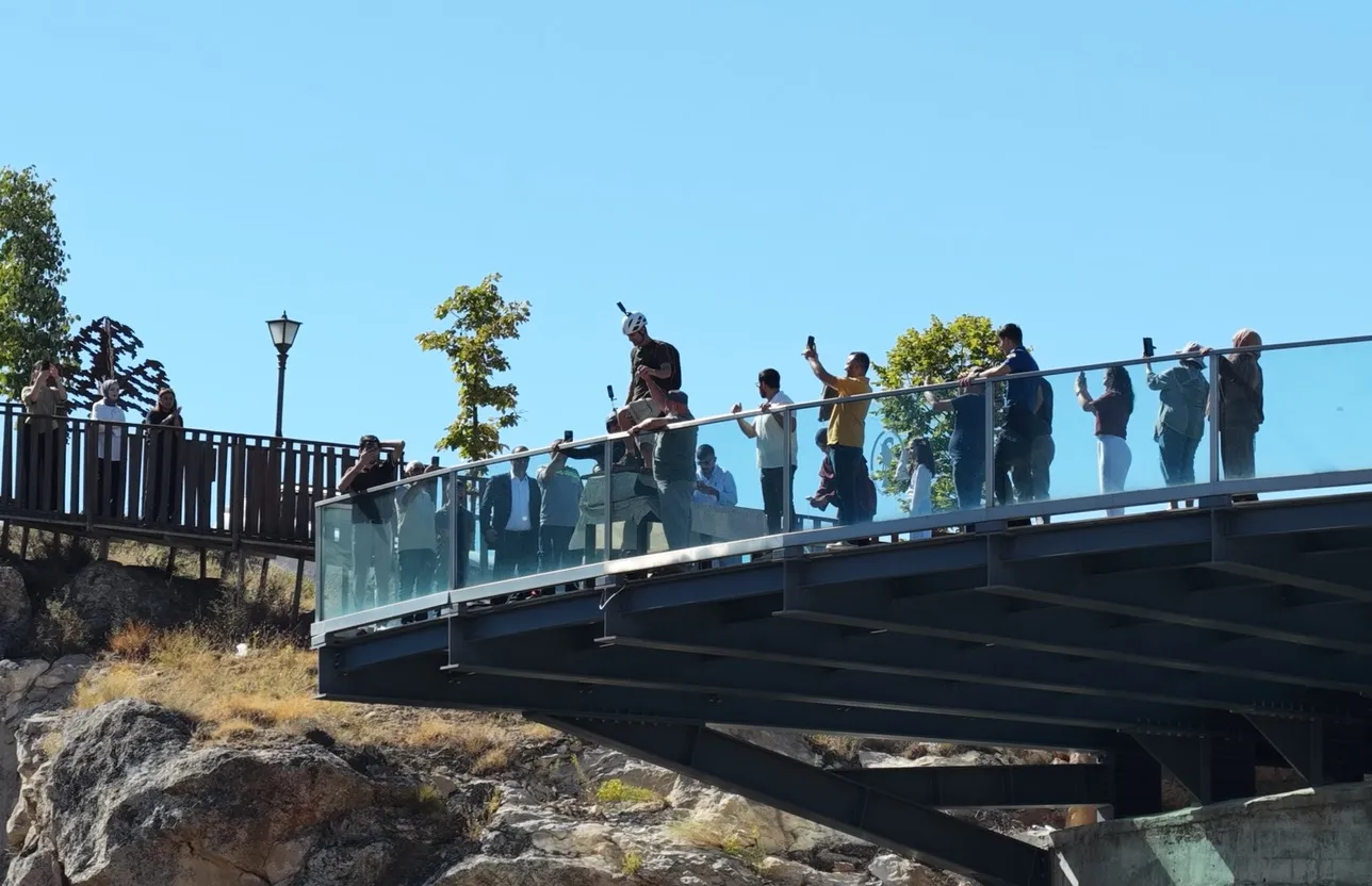 Divriği'de Yürekleri Ağza Getiren Anlar: 243 Metrelik Boşluğa Kendilerini Bıraktılar