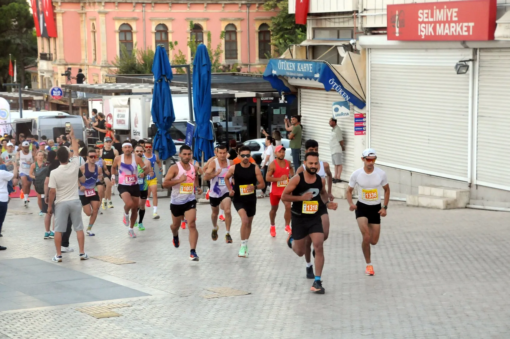 Sınırın sıfır noktasında nefes kesen yarış: 1071 atlet Edirne'de buluştu