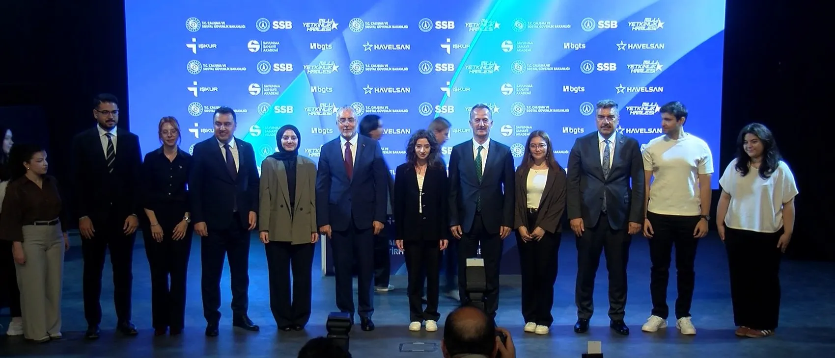 Savunma sanayiinde yerli yazılım hamlesi: KOVAN sistemi için 500 gence kapılar açılıyor