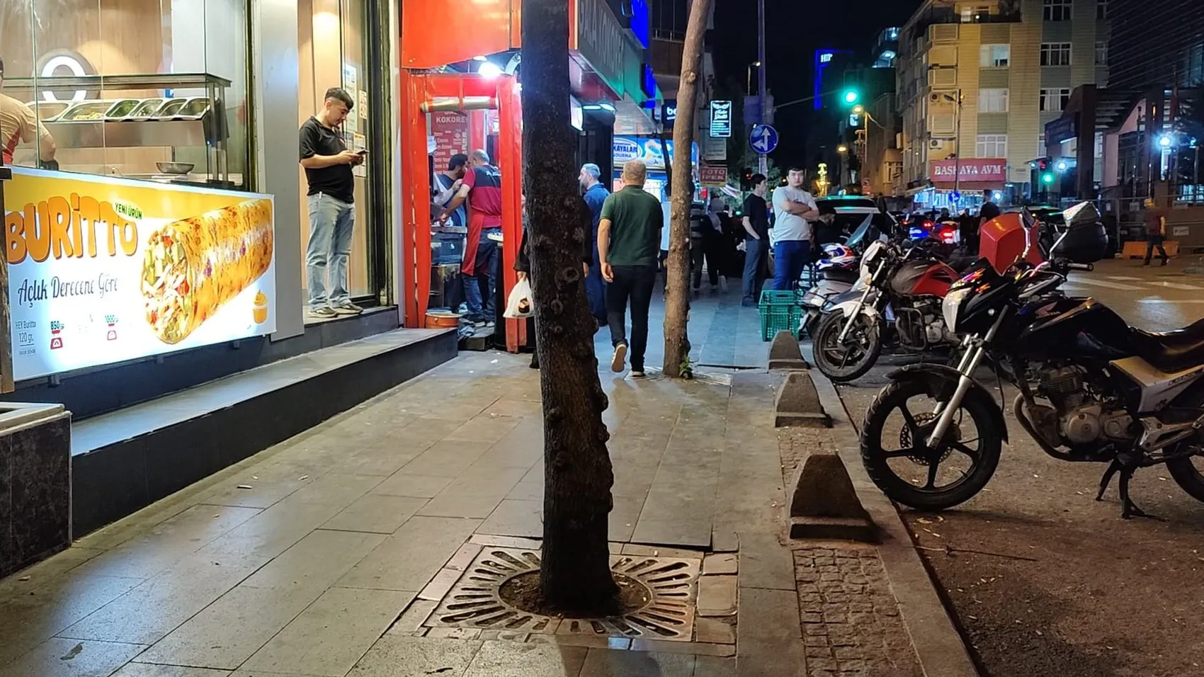 Küçükçekmece'de geceyi kana bulayan hesaplaşma: 17 yaşındaki şüpheli kıskıvrak yakalandı