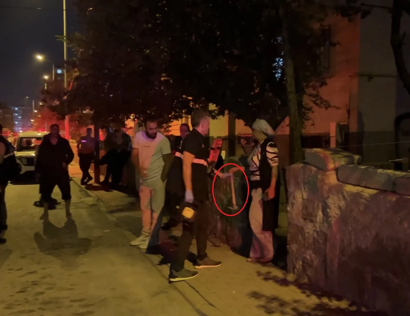 Kayseri'deki cinayetin perde arkası: Elinde keserle yürüdüğü o anlar kamerada