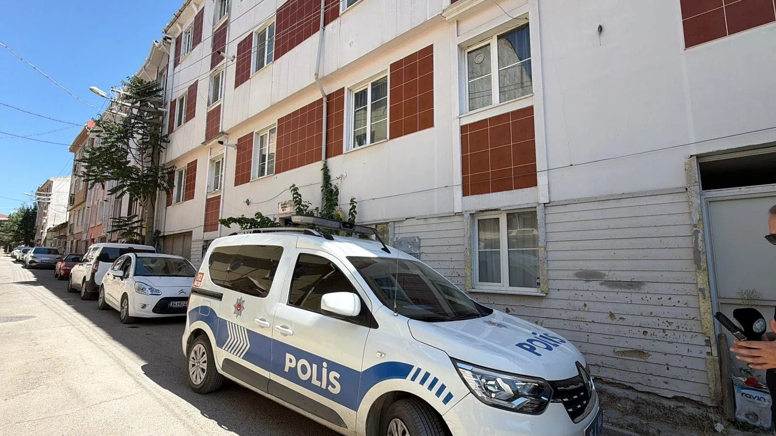 Anadolu Üniversitesi'nde hüzünlü veda: Genç akademisyen evinde ölü bulundu