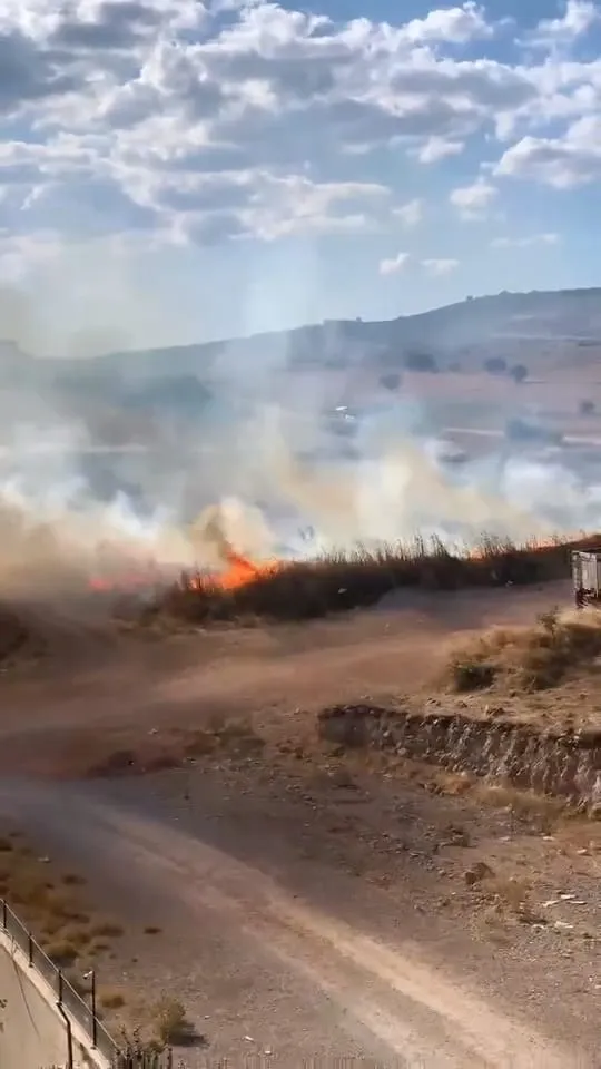 İnegöl'de korkutan yangın: Yerleşim yerlerinin yanı başında büyük panik