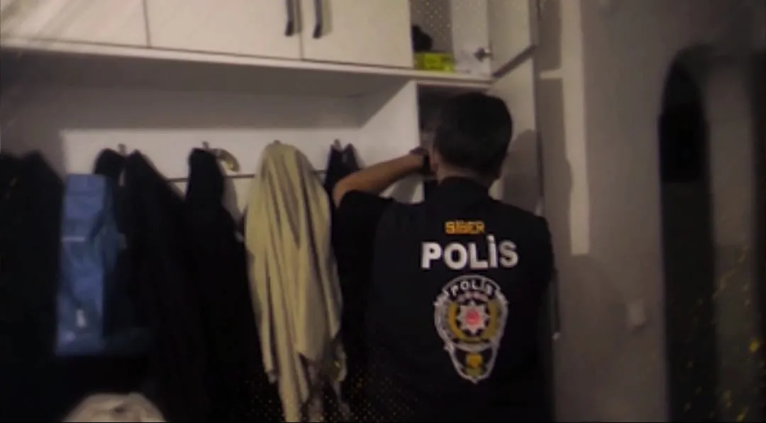 Dijital ağda milyonluk vurgun: 4 ilde eş zamanlı operasyonla çökertildiler