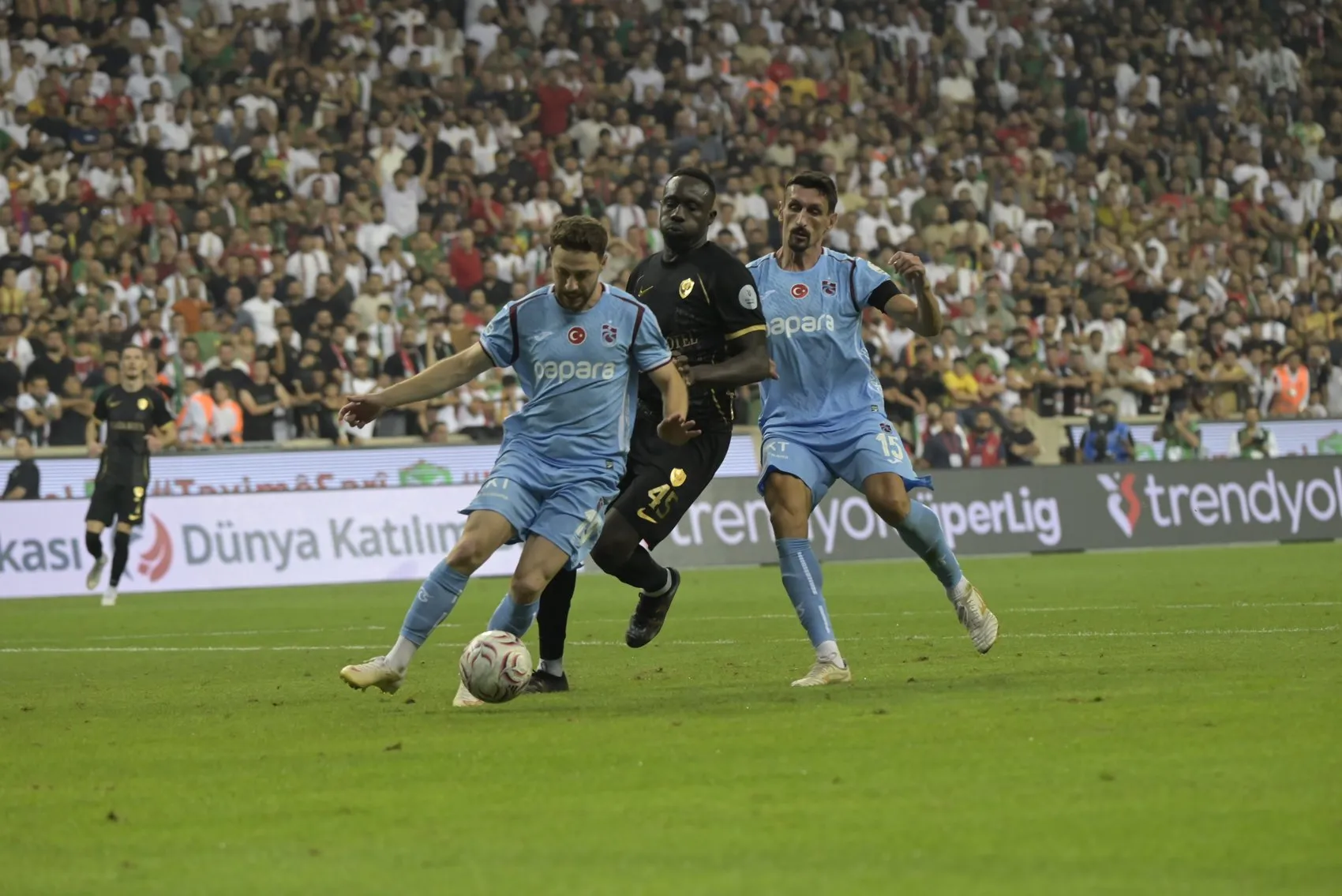 Diyarbakır'da tarihi geri dönüş: Amed Sportif Faaliyetler son dakikada güldü
