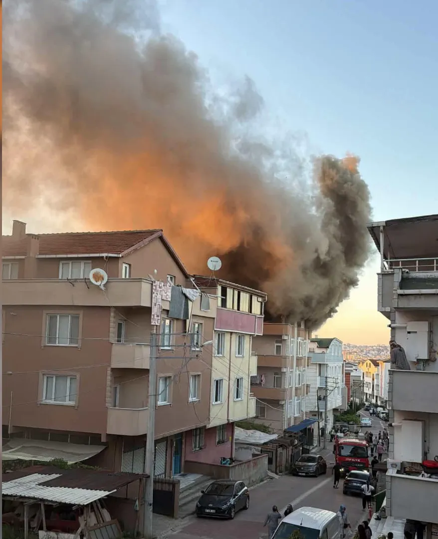 Darıca'da korku dolu anlar: Alevler gökyüzünü aydınlattı