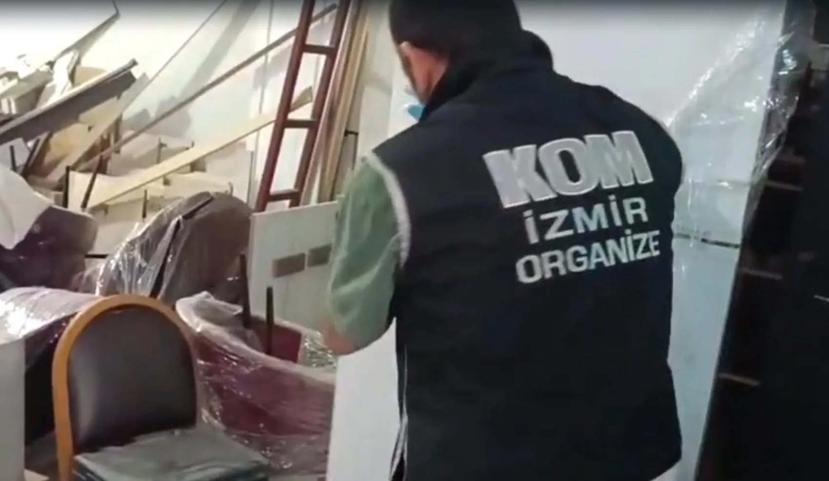 İzmir'de dijital ağlara sızan suç yapılanmalarına büyük darbe: 45 gözaltı