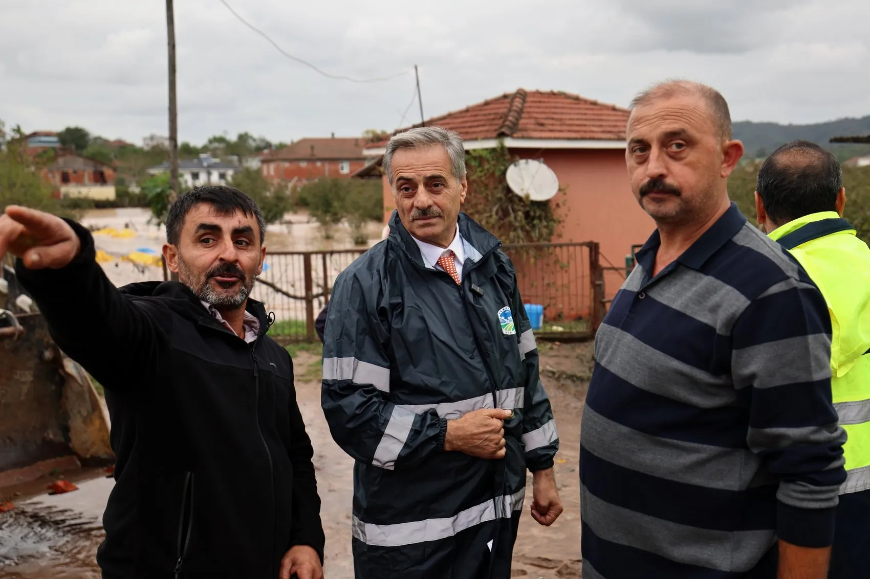 Sakarya'da 27 yılın en büyük felaketi: Dere yatakları taştı, hayat durma noktasına geldi