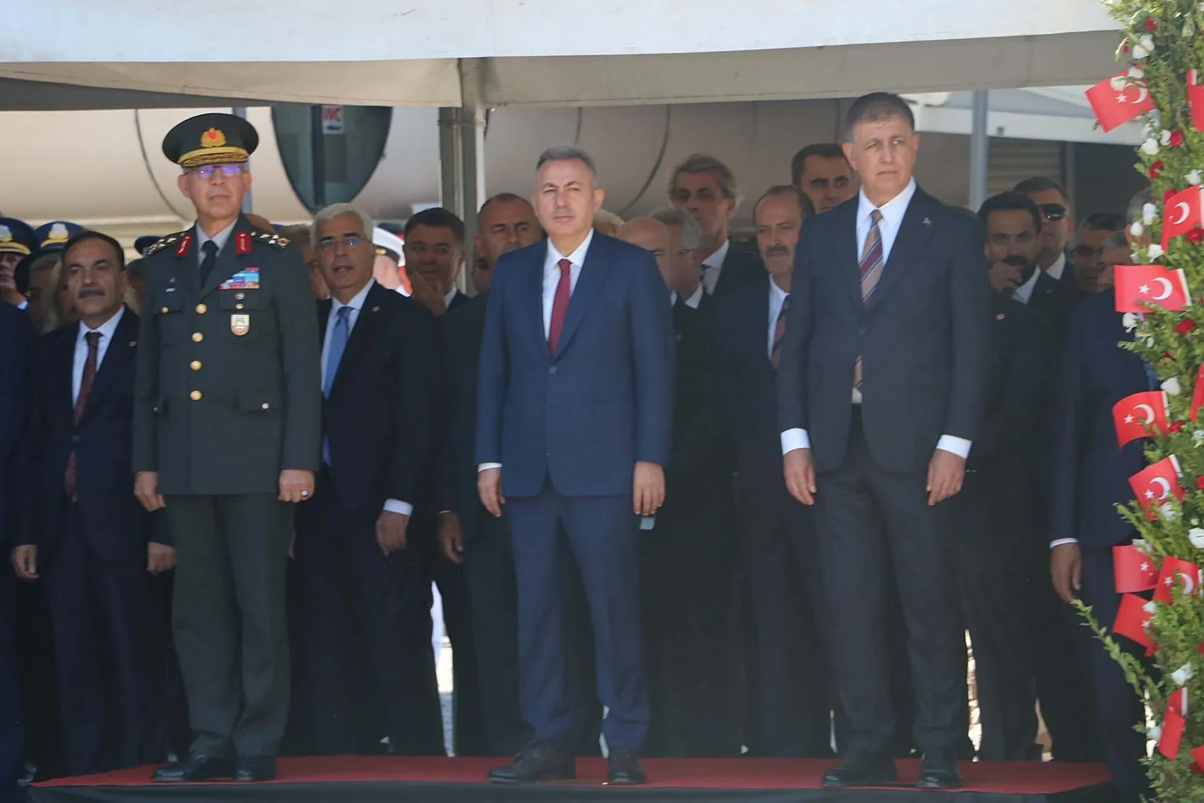 İzmir'in kurtuluşunda 104 yıllık gurur: Süvari birliği tarihi anları yeniden yaşattı