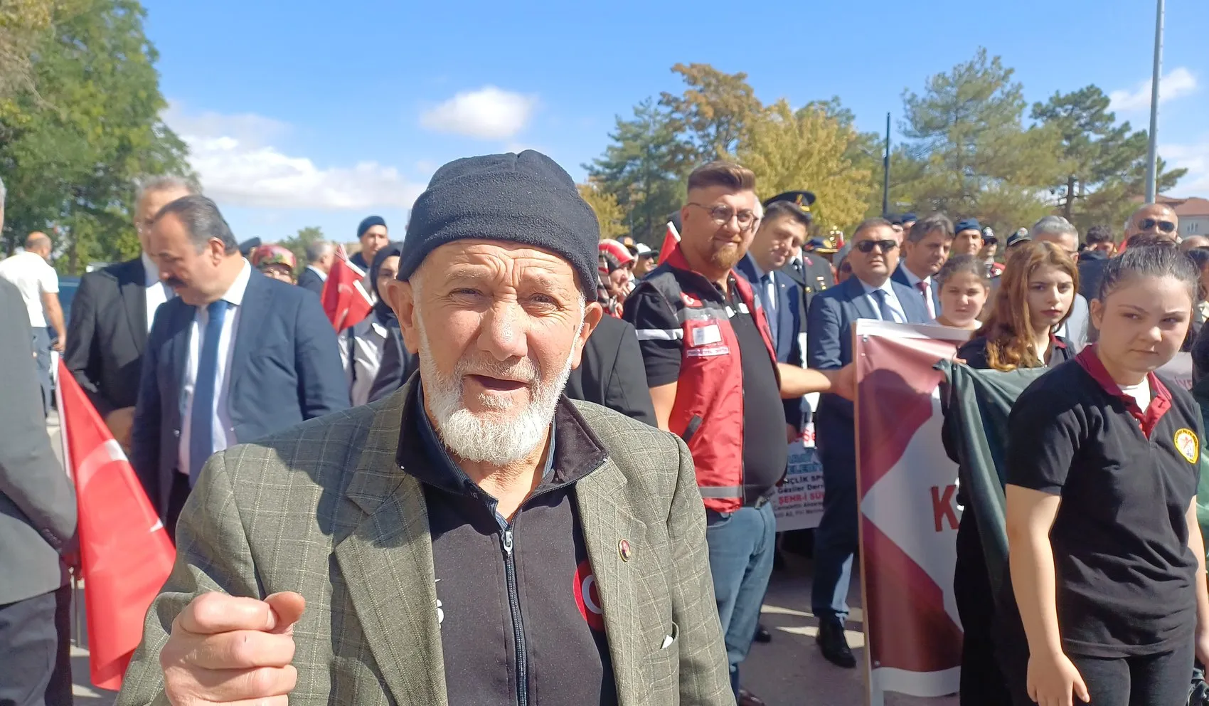 Aksaray sokaklarında yankılanan o ses: Atatürk'ün hatırasını 76 yaşında yaşatıyor
