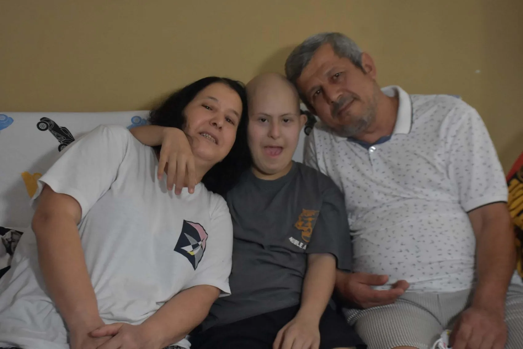 Down sendromlu Emir Enes'in zorlu savaşı: Lösemiyle mücadele ederken şeker hastalığına karşı direniyor