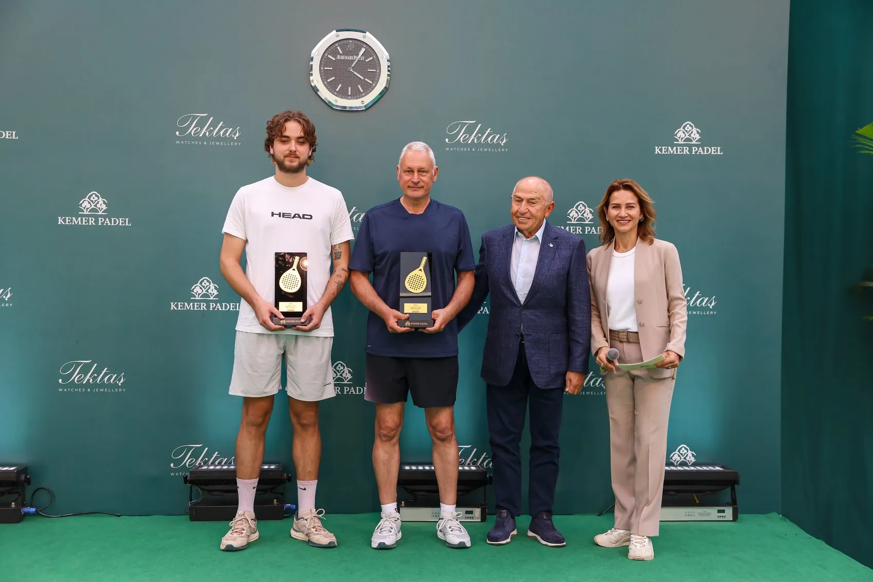 Cemiyet ve spor dünyası padel kortlarında buluştu: Şampiyonlar kupayı kaldırdı