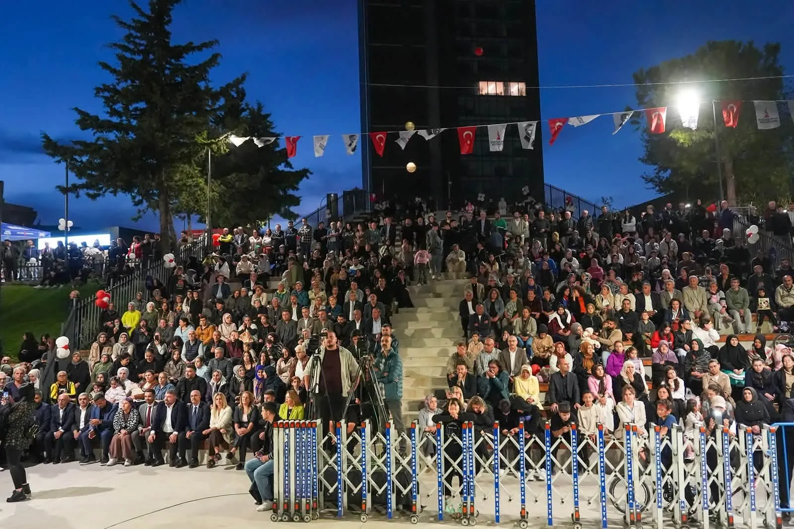 Sancaktepe'de yeşil dönüşüm: Fatih Koru Parkı kapılarını açtı