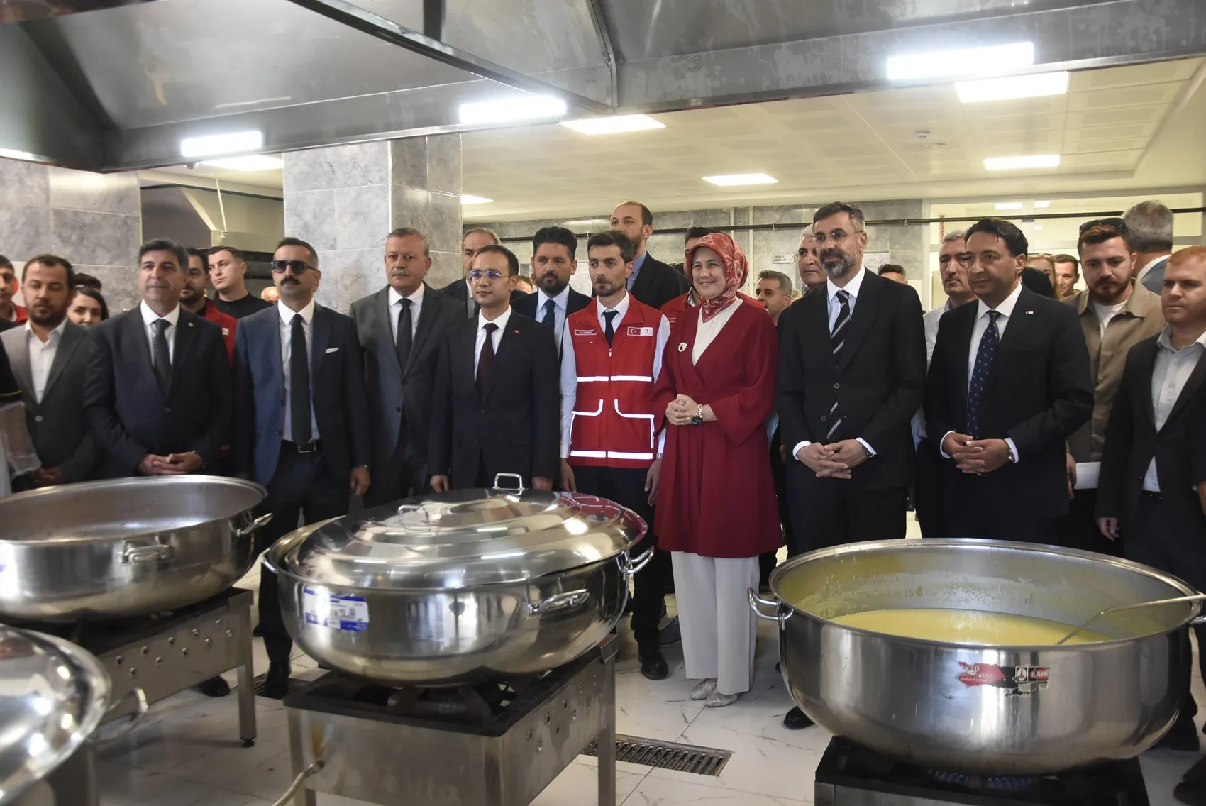 Bitlis’te Kızılay’ın iyilik sofrası kuruldu: 81 ilde süren dayanışma seferberliği