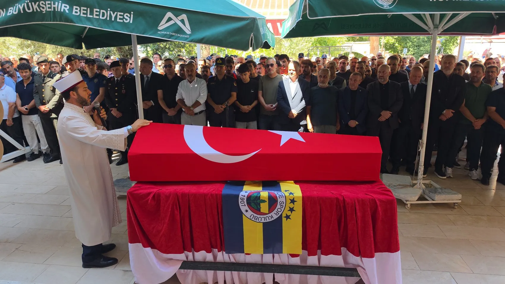Tribünde başlayan büyük heyecan acı bir veda ile noktalandı: Gazi taraftar son yolculuğuna uğurlandı