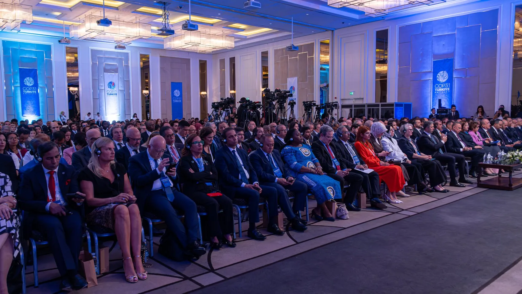 Diplomaside eylem dönemi: Bakan Kurum'dan küresel iklim krizine karşı imece çağrısı
