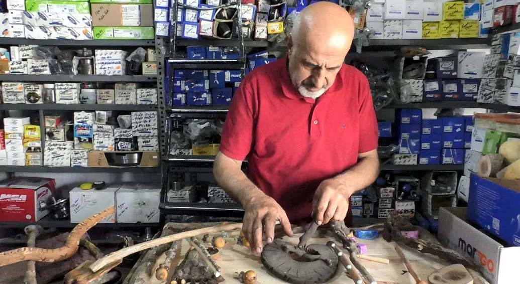 Çöpten sanat doğuyor: 35 yıllık tutkuyla atıkları başyapıta dönüştürüyor