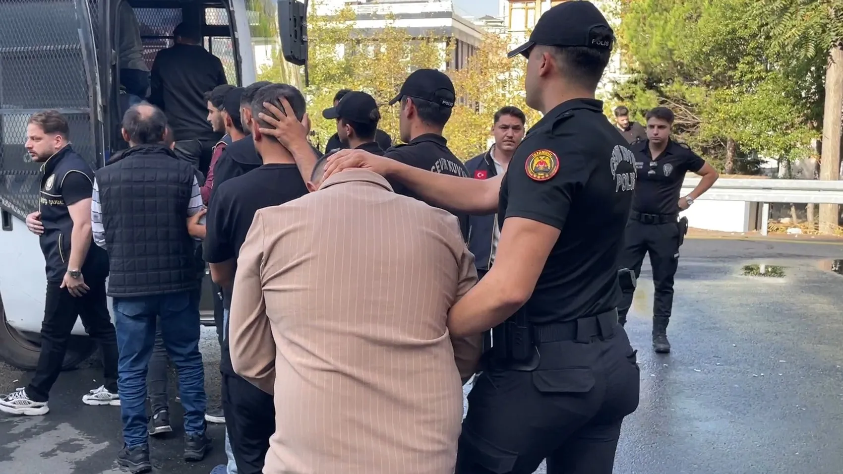 Hurda araçları piyasaya süren şebekeye büyük darbe: 17 araçlık change operasyonu