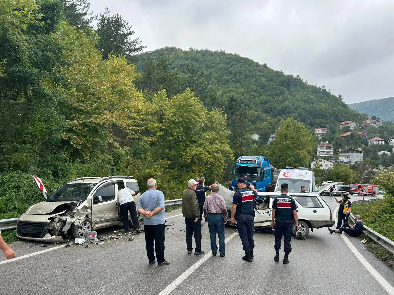 Kastamonu yolunda korkunç sabah: Bebek dahil yedi kişi hastanelik oldu